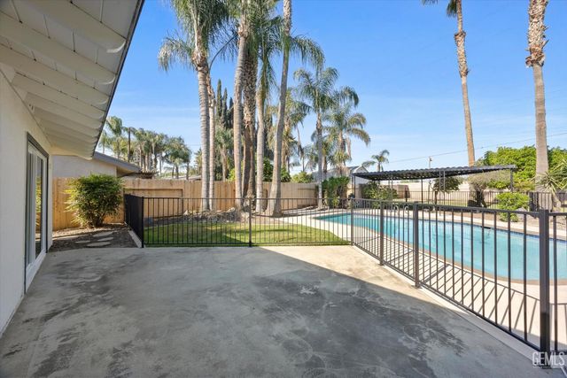 2801 Elm Street, Bakersfield, CA 93301