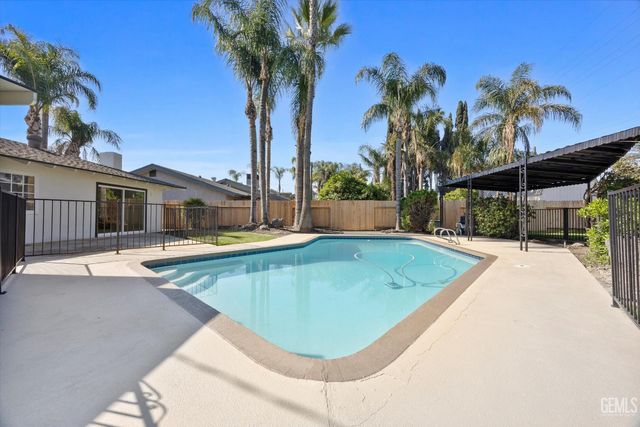 2801 Elm Street, Bakersfield, CA 93301