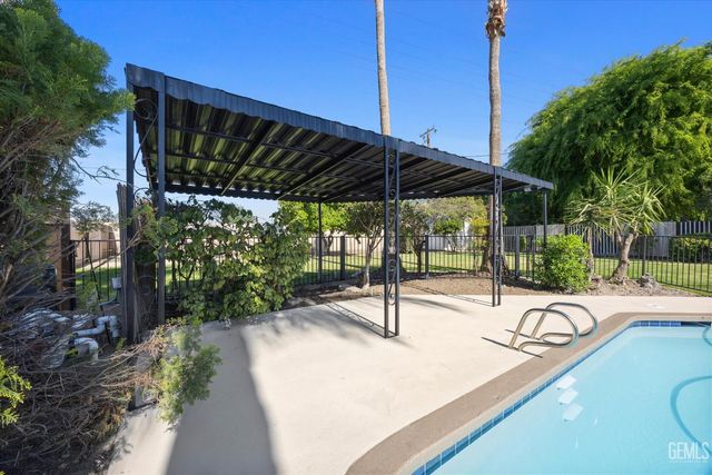 2801 Elm Street, Bakersfield, CA 93301