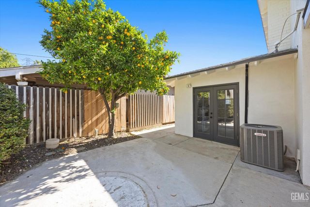 2801 Elm Street, Bakersfield, CA 93301