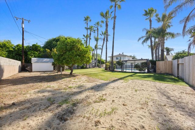 2801 Elm Street, Bakersfield, CA 93301