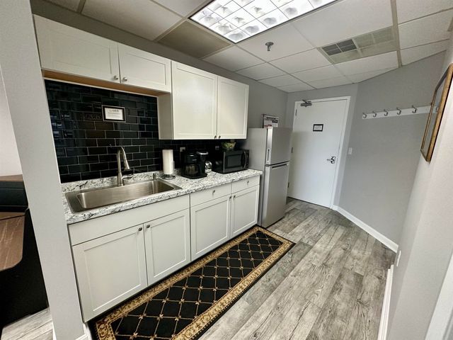 1650 Elm Street Suite 401, Manchester, NH 03101