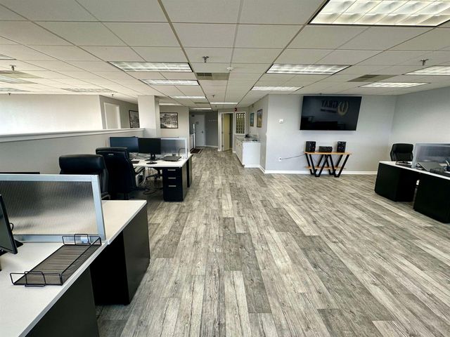 1650 Elm Street Suite 401, Manchester, NH 03101