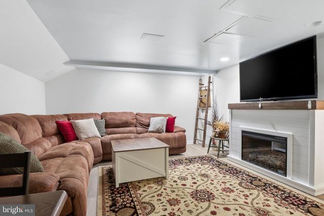 474 BIG MOUNT RD, Thomasville, PA 17364