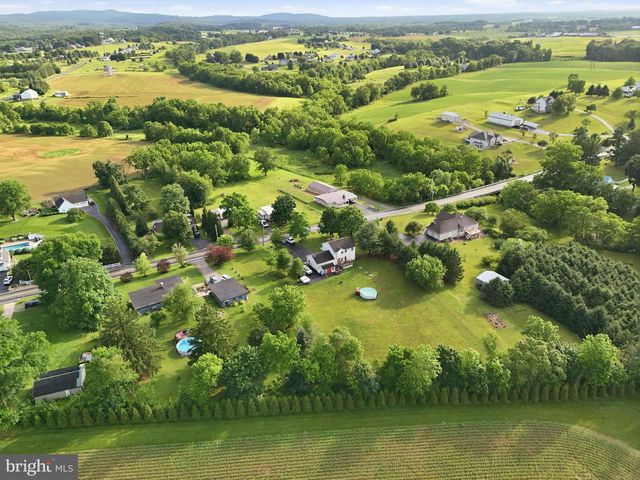 474 BIG MOUNT RD, Thomasville, PA 17364