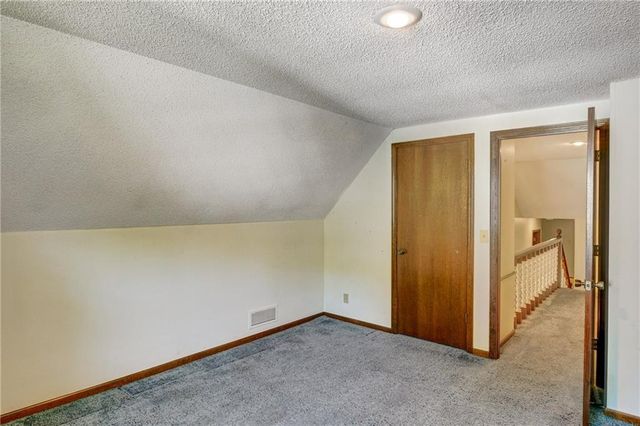 10434 Bradshaw Street, Lenexa, KS 66215