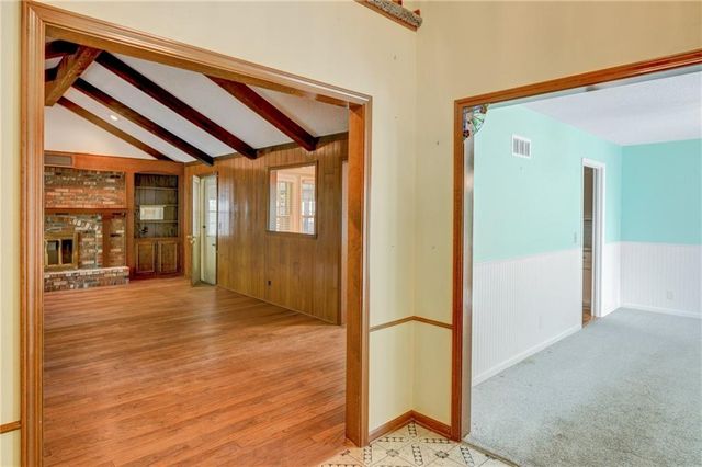 10434 Bradshaw Street, Lenexa, KS 66215