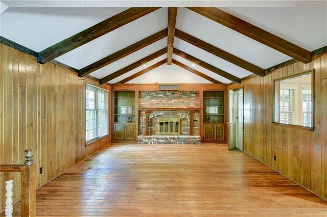 10434 Bradshaw Street, Lenexa, KS 66215