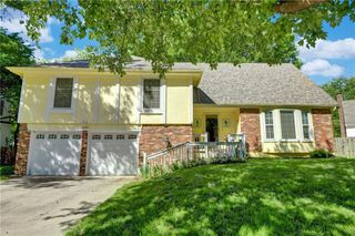 10434 Bradshaw Street, Lenexa, KS 66215