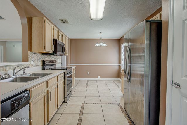 7975 MACINNES Drive, Jacksonville, FL 32244