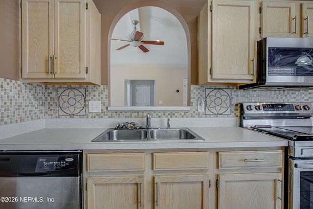7975 MACINNES Drive, Jacksonville, FL 32244