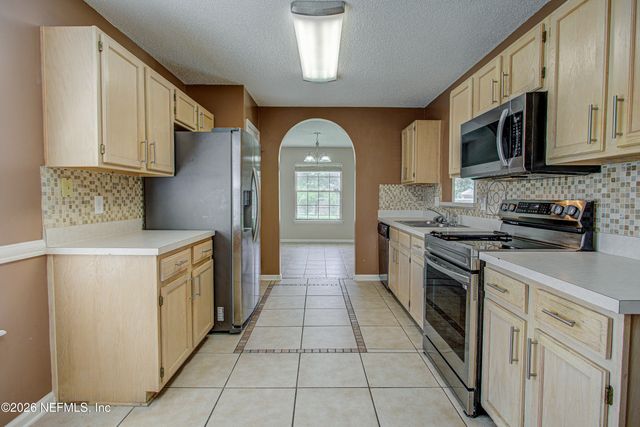 7975 MACINNES Drive, Jacksonville, FL 32244