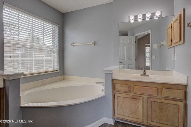 7975 MACINNES Drive, Jacksonville, FL 32244