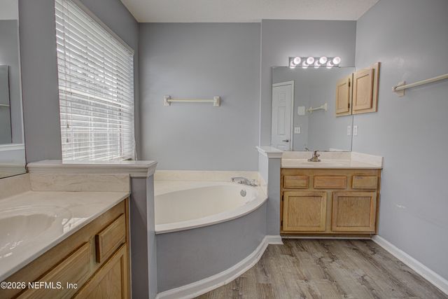 7975 MACINNES Drive, Jacksonville, FL 32244