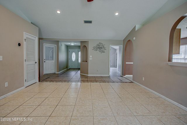 7975 MACINNES Drive, Jacksonville, FL 32244