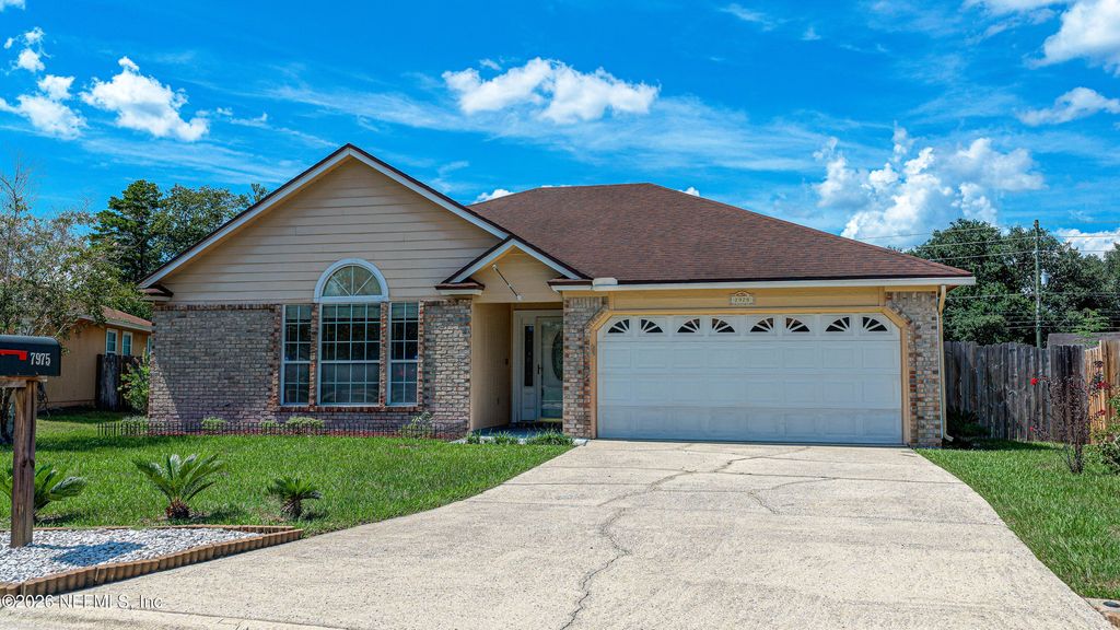 7975 MACINNES Drive, Jacksonville, FL 32244
