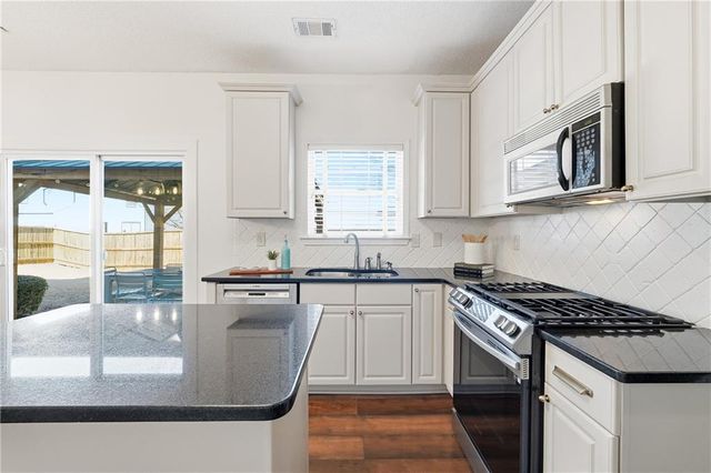 2390 Lunetta Lane, Alpharetta, GA 30004