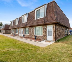 7636 Whitcomb Street, Merrillville, IN 46410