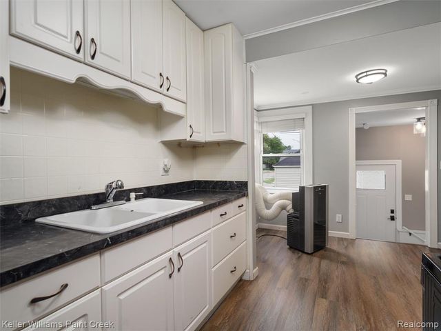 26616 Hampden Street, Madison Heights, MI 48071