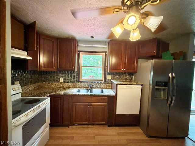 3948 Carson Salt Springs Road, Newton Falls, OH 44444