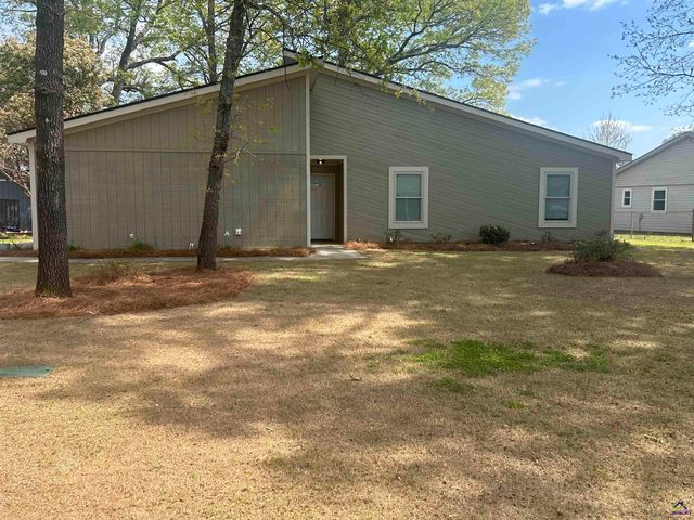 110 Eastlake, Warner Robins, GA 31093