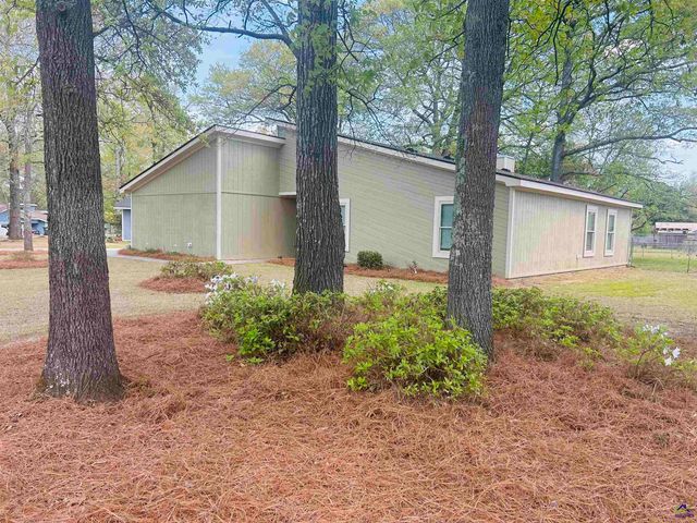 110 Eastlake, Warner Robins, GA 31093