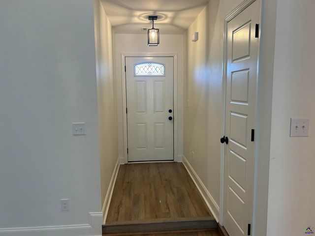 110 Eastlake, Warner Robins, GA 31093