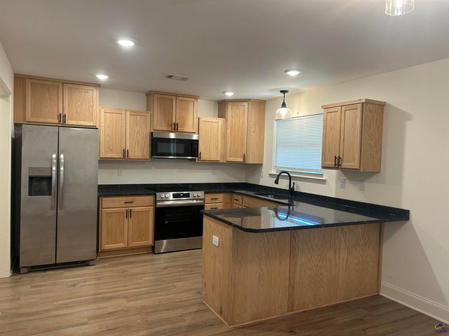 110 Eastlake, Warner Robins, GA 31093