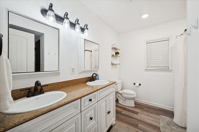 920 Oak Grove Street, La Porte, TX 77571