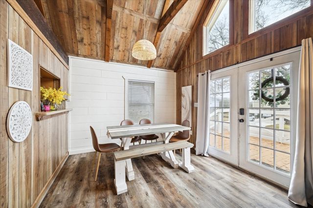 920 Oak Grove Street, La Porte, TX 77571