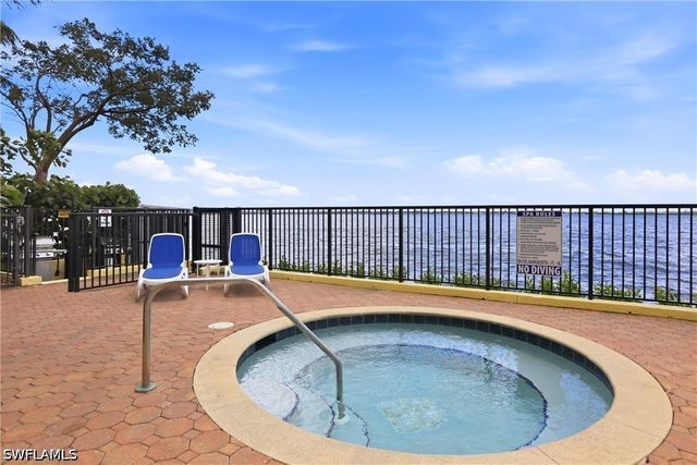 2797 First ST 2105, Fort Myers, FL 33916