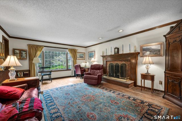 30 Philson Court, Cheshire, CT 06410