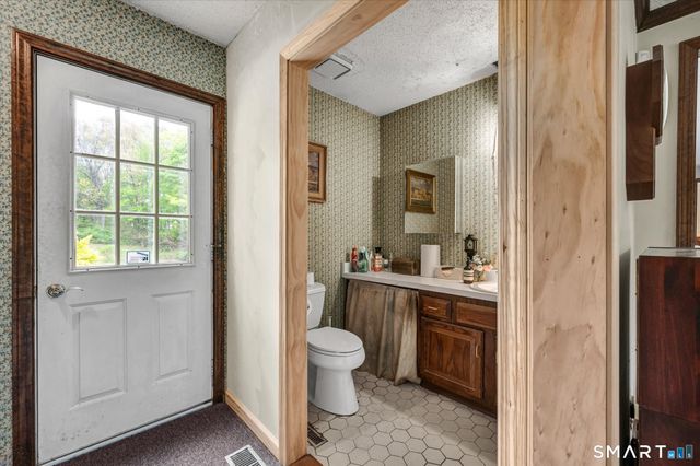 30 Philson Court, Cheshire, CT 06410