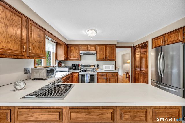 30 Philson Court, Cheshire, CT 06410