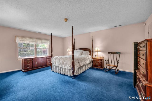 30 Philson Court, Cheshire, CT 06410