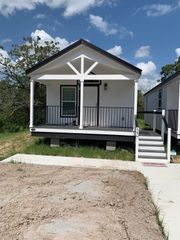 13 Parker Creek Road, Huntsville, TX 77320