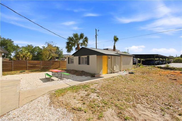 1640 Daniels DR B, North Fort Myers, FL 33917