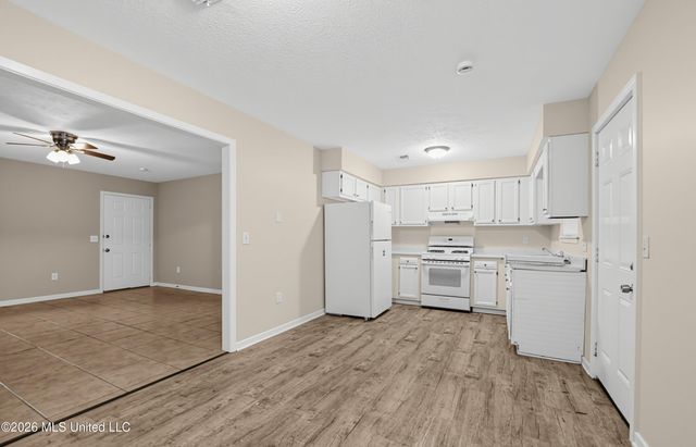 223 One Park Place, Jackson, MS 39212