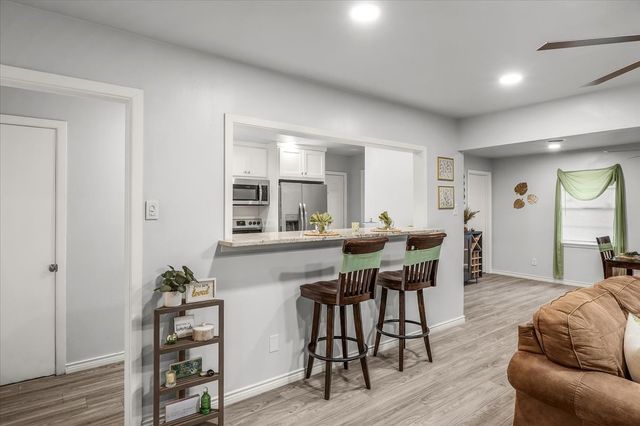 2244 Cambridge Drive, Irving, TX 75061