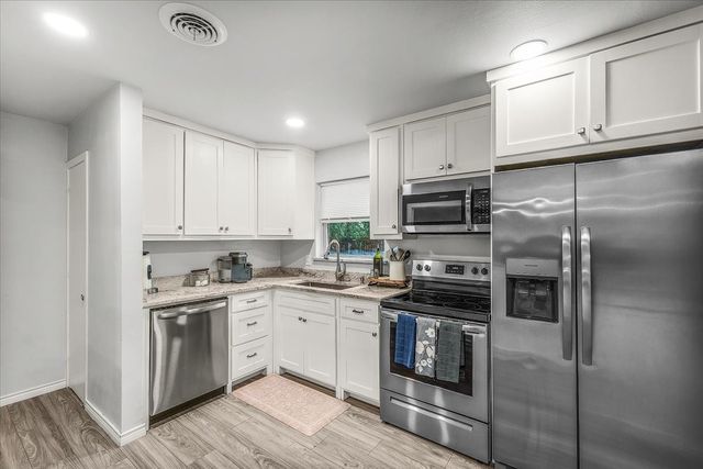 2244 Cambridge Drive, Irving, TX 75061