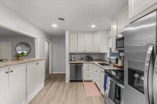 2244 Cambridge Drive, Irving, TX 75061