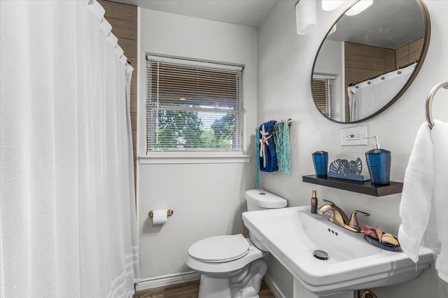 2244 Cambridge Drive, Irving, TX 75061