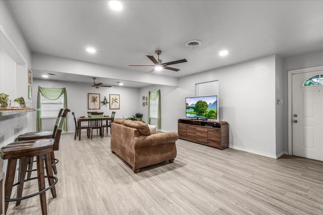 2244 Cambridge Drive, Irving, TX 75061