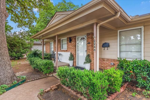 2244 Cambridge Drive, Irving, TX 75061