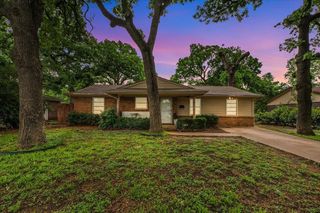2244 Cambridge Drive, Irving, TX 75061