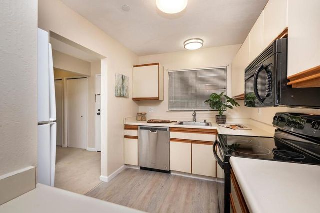 320 Peninsula Avenue 215, San Mateo, CA 94401