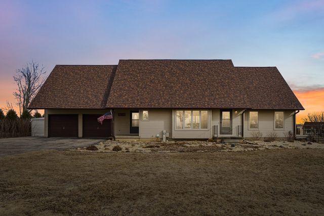 2383 230th Avenue, Grand Mound, IA 52751