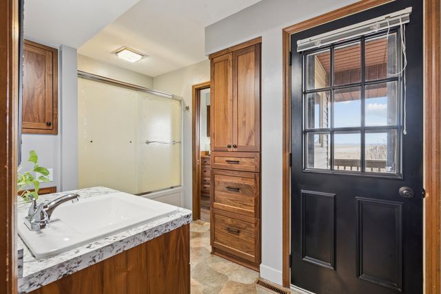 2383 230th Avenue, Grand Mound, IA 52751