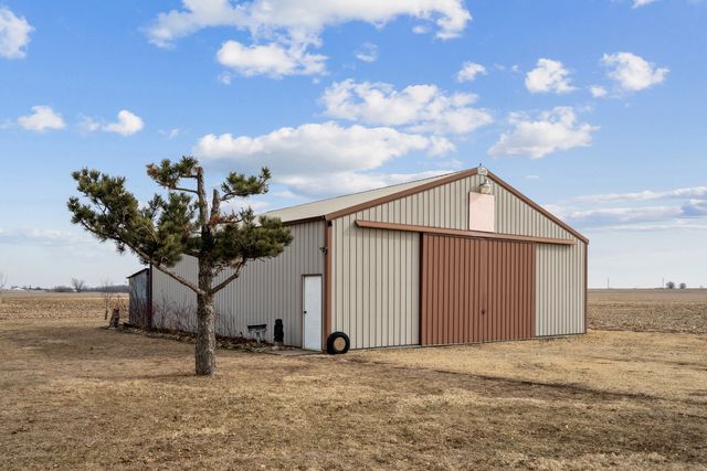 2383 230th Avenue, Grand Mound, IA 52751