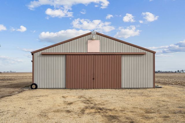 2383 230th Avenue, Grand Mound, IA 52751